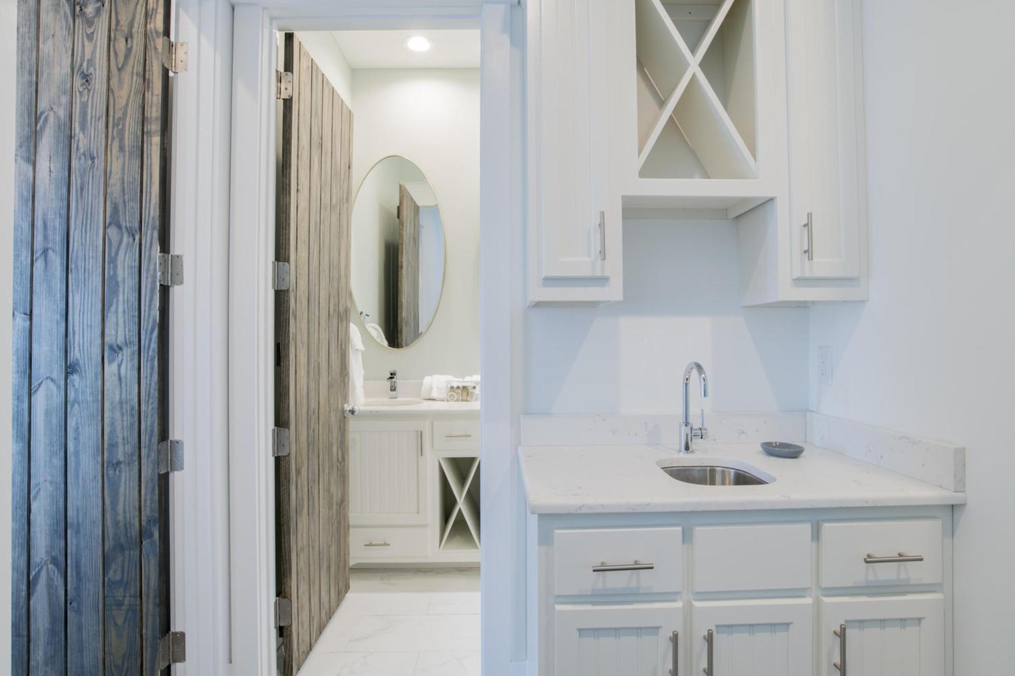 The Pearl Gulf Front W-Prvt Heated Pool, 12 Bdrm -12,5Bath Alvacationrentals Gulf Shores Room photo
